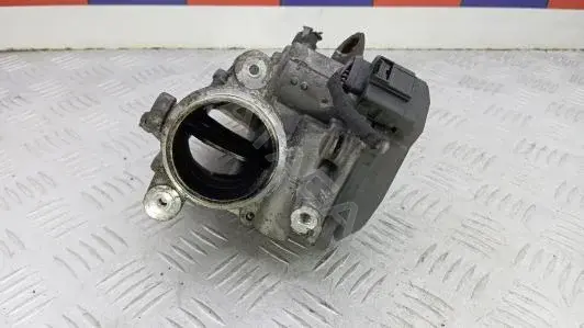 Дроссельная заслонка 04L128063P V200
