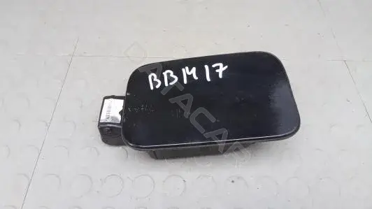 Крышка лючка топливного бака BBM17IC01