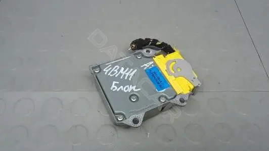 Блок управления подушками безопасности 1K0909605T