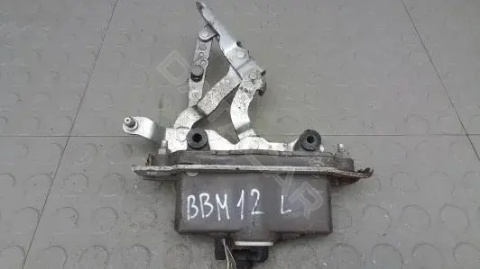 Петля капота BBM12D502
