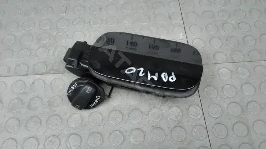 Крышка лючка топливного бака PBM20IC01