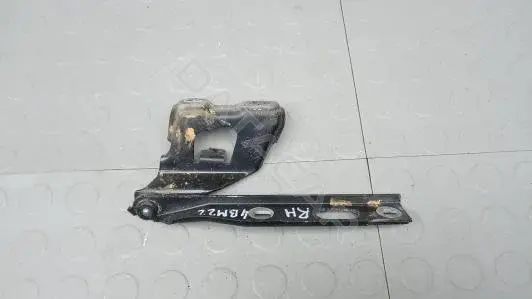 Петля капота 8T0823302E
