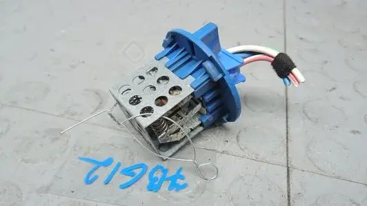 Резистор печки 7BG12KL01