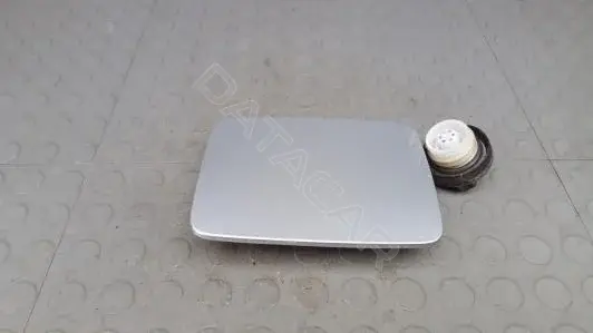 Крышка лючка топливного бака DBM22IC01
