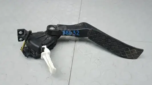 Педаль газа 7L0723507E