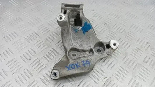 Кронштейн двигателя XOK79A701