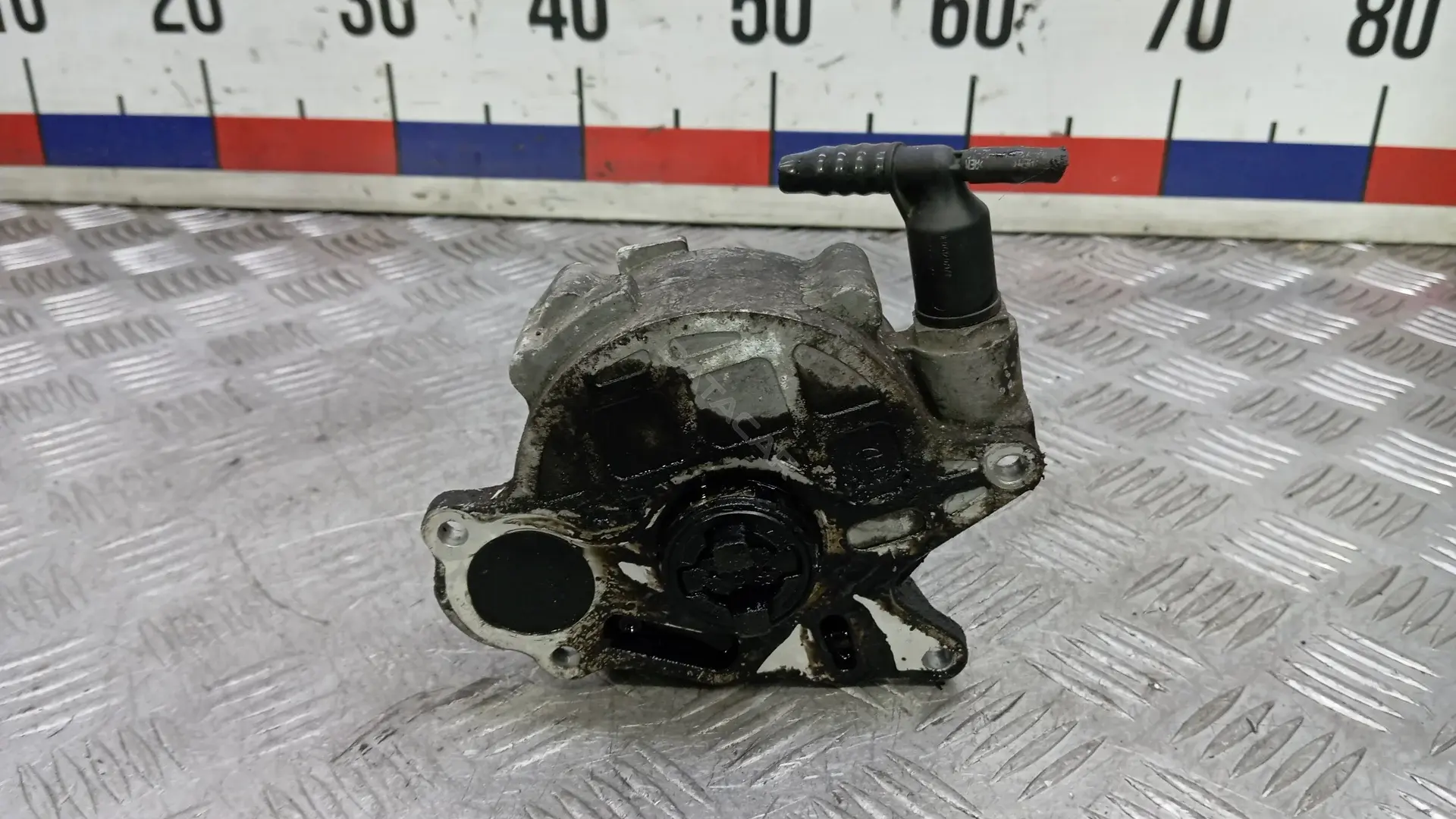 Вакуумный насос 03L145100F