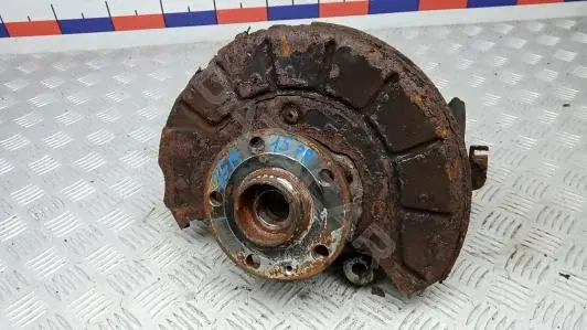 Поворотный кулак 7GM150901