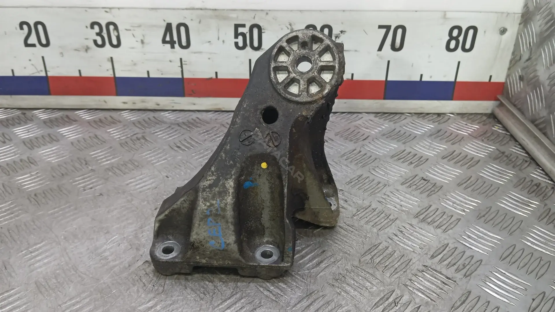 Кронштейн двигателя CEP02A702