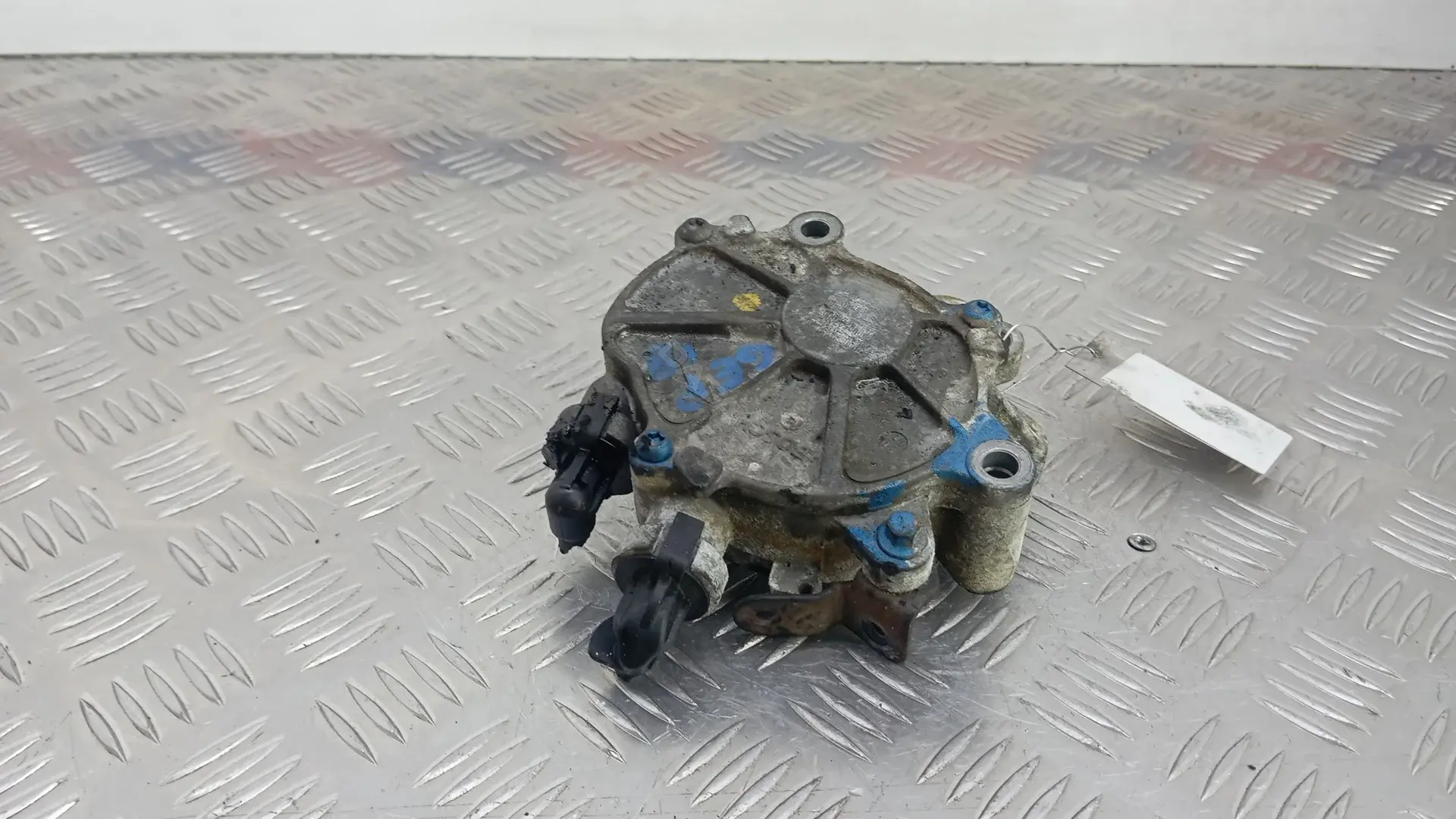 Вакуумный насос 4R8Q-2A451-AE