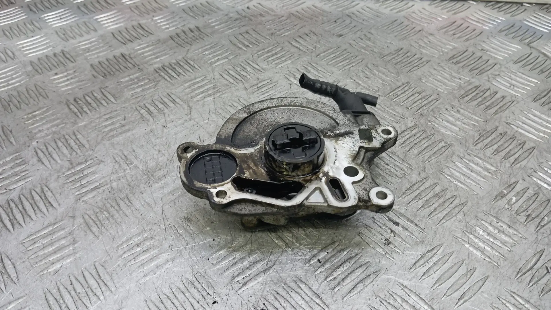 Вакуумный насос 03L100D