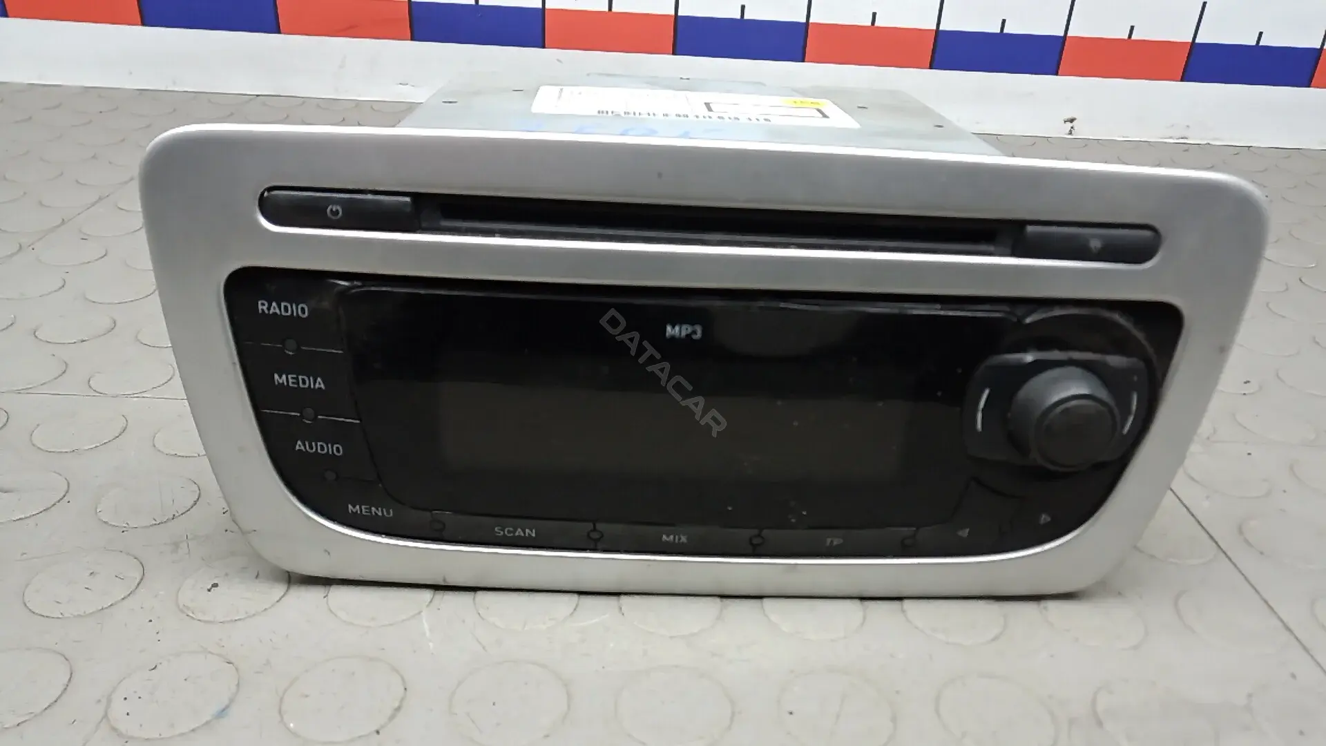 Магнитола 6J0035153B