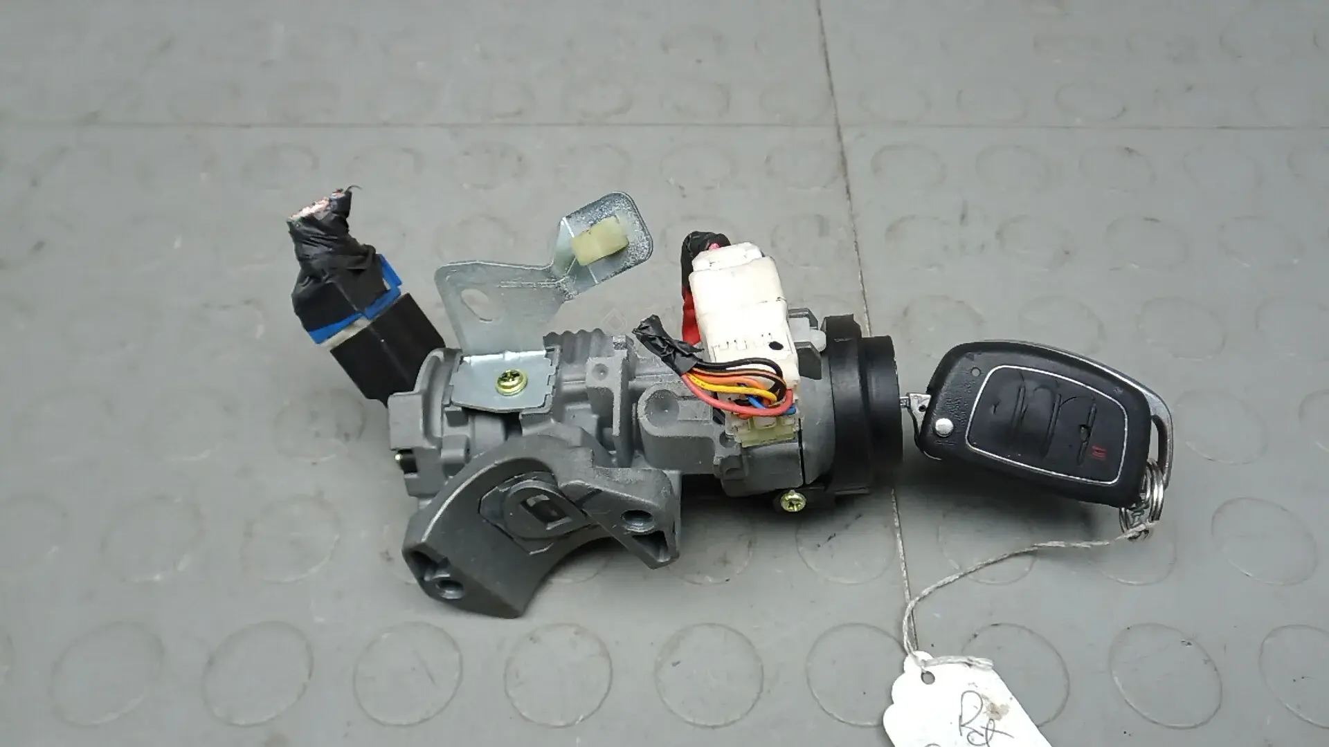 Замок зажигания 4BG32J101