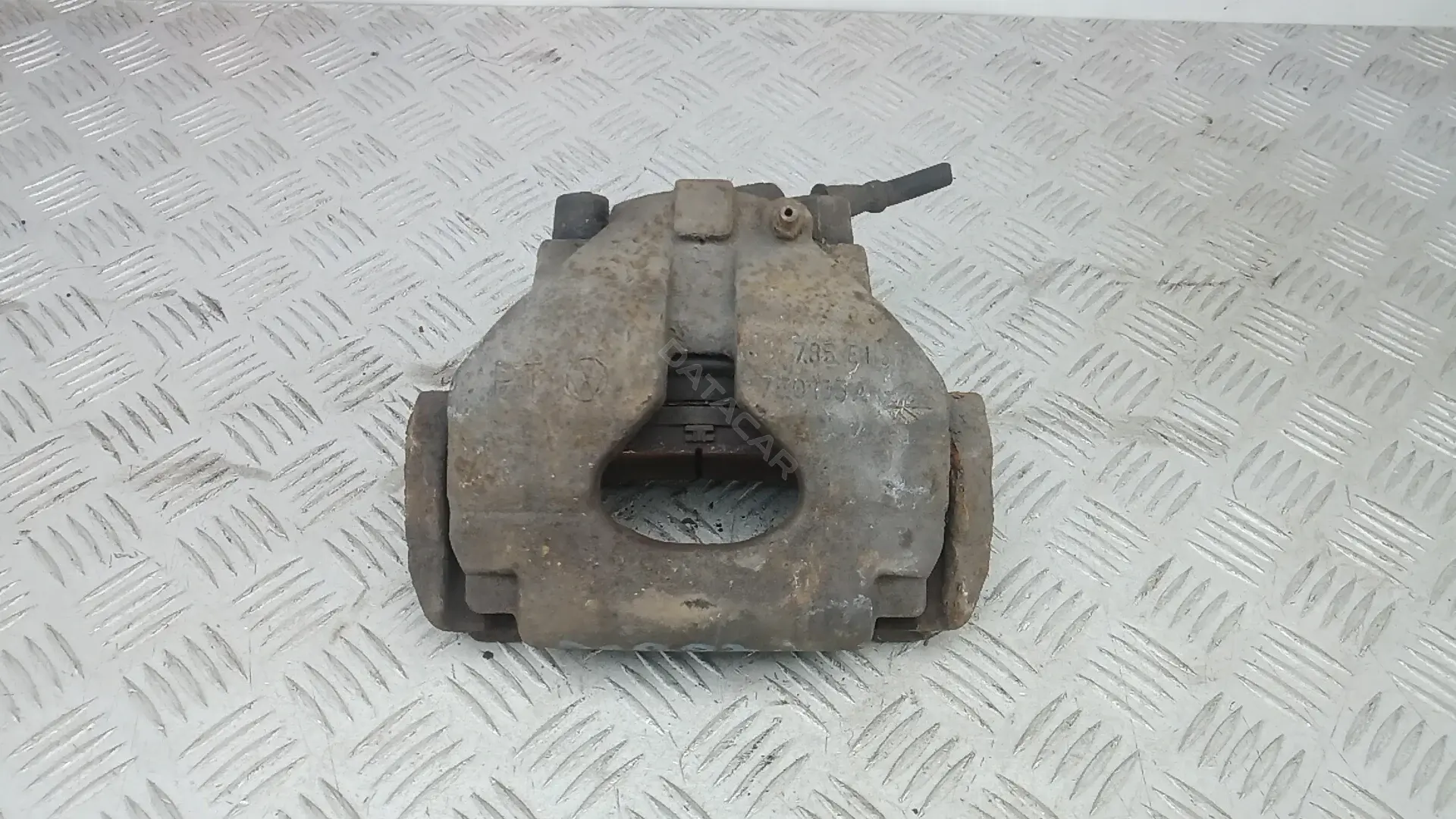 Суппорт тормозной AEP23K701