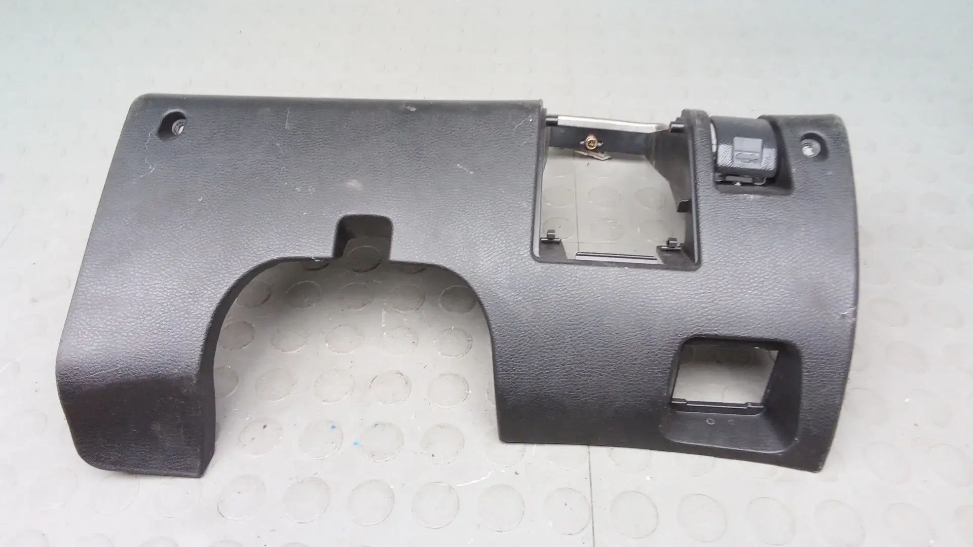 Ручка открывания капота MR627218