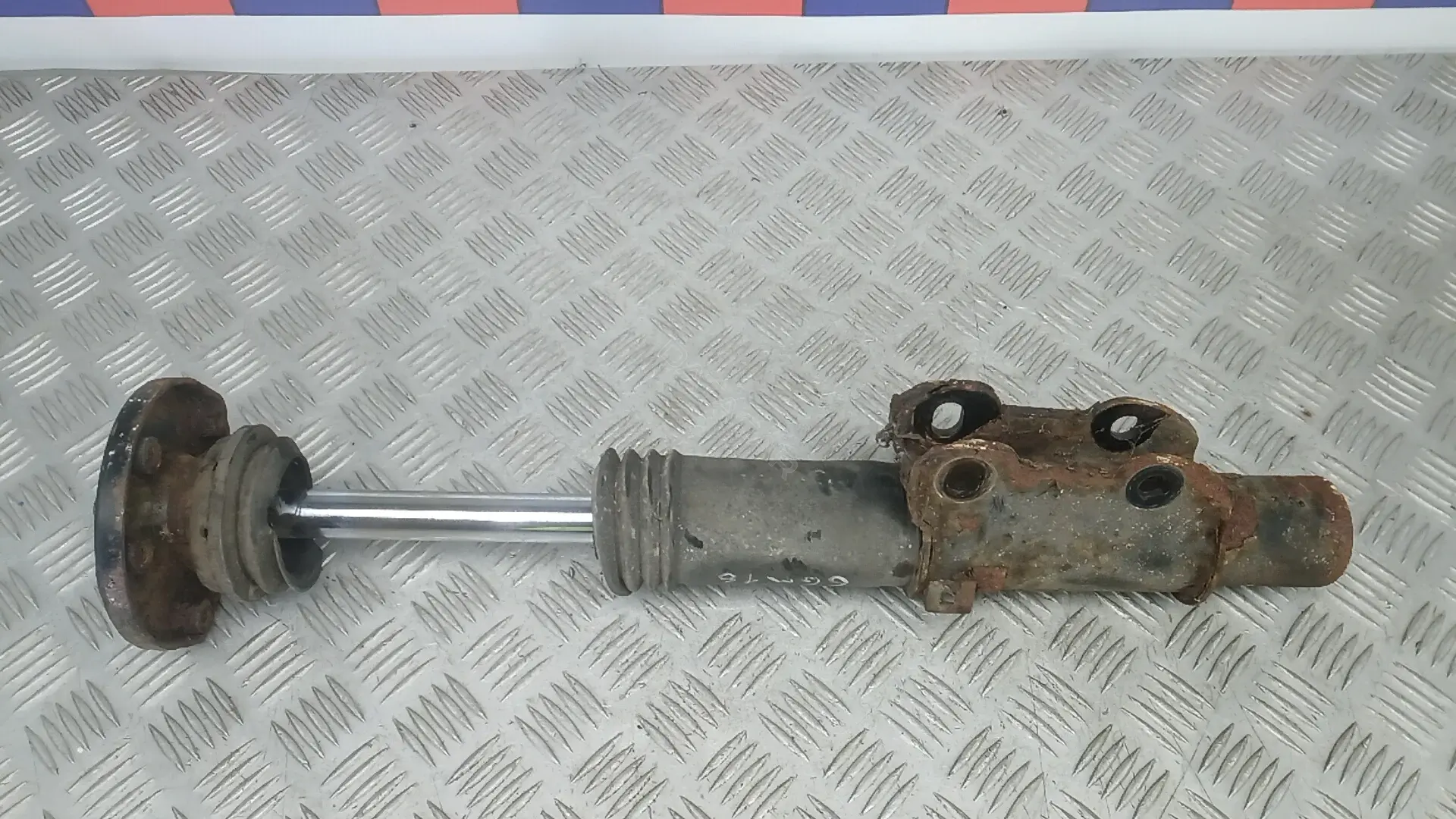 Амортизаторы 6GM16K501