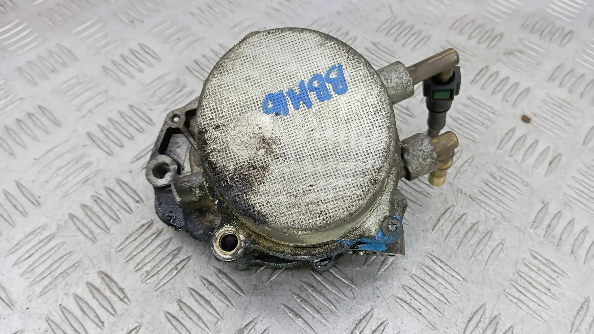 Вакуумный насос 9H2Q-2A451-BE