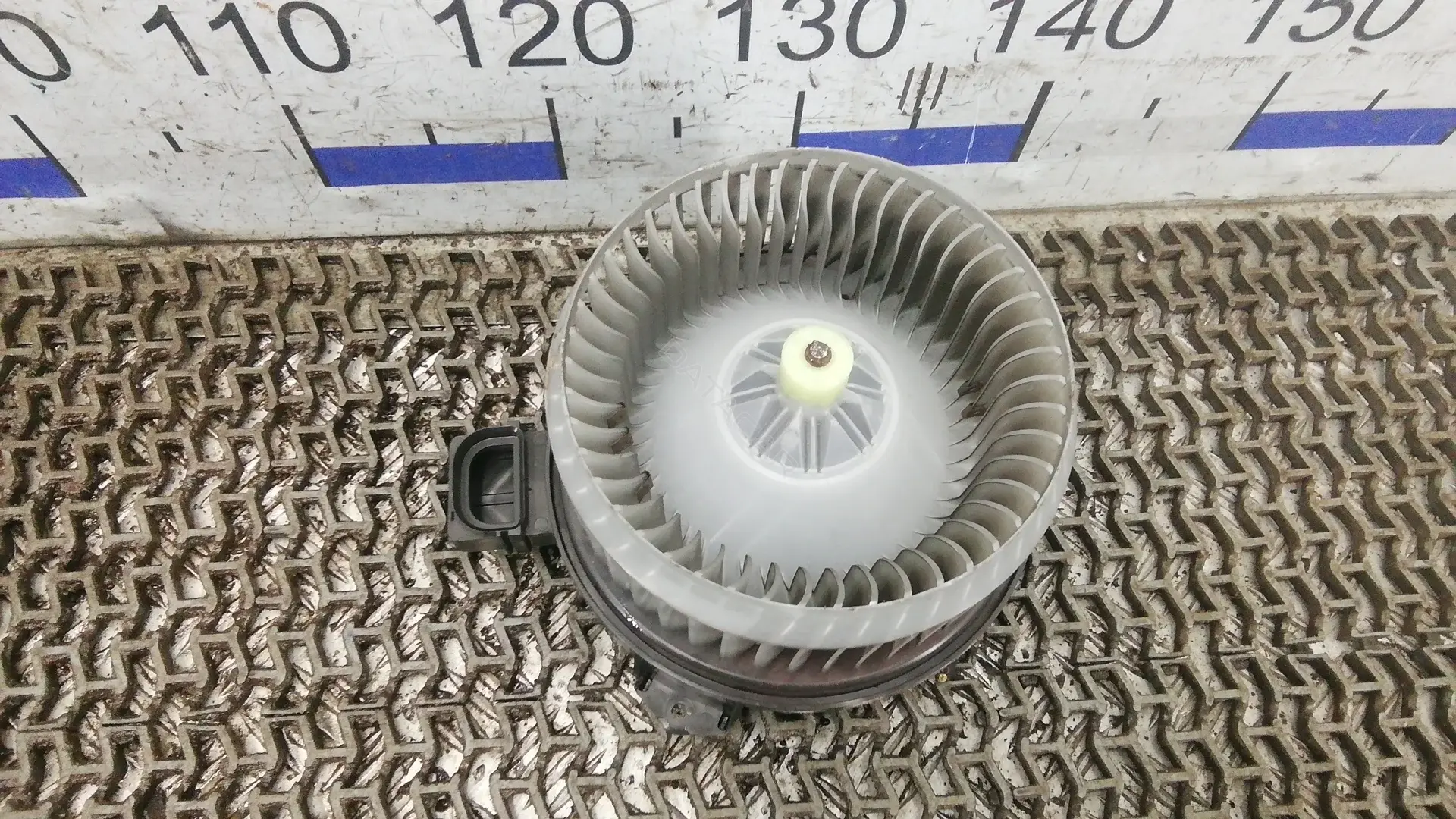 Моторчик печки DS7H19846AA