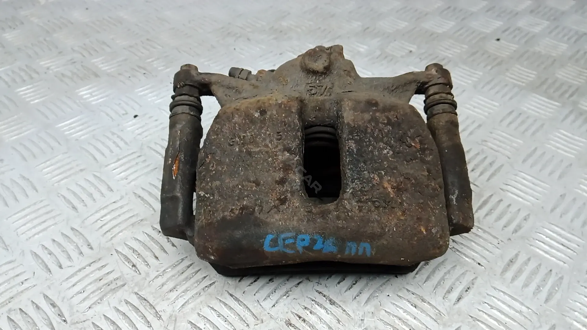 Суппорт тормозной CEP26N701