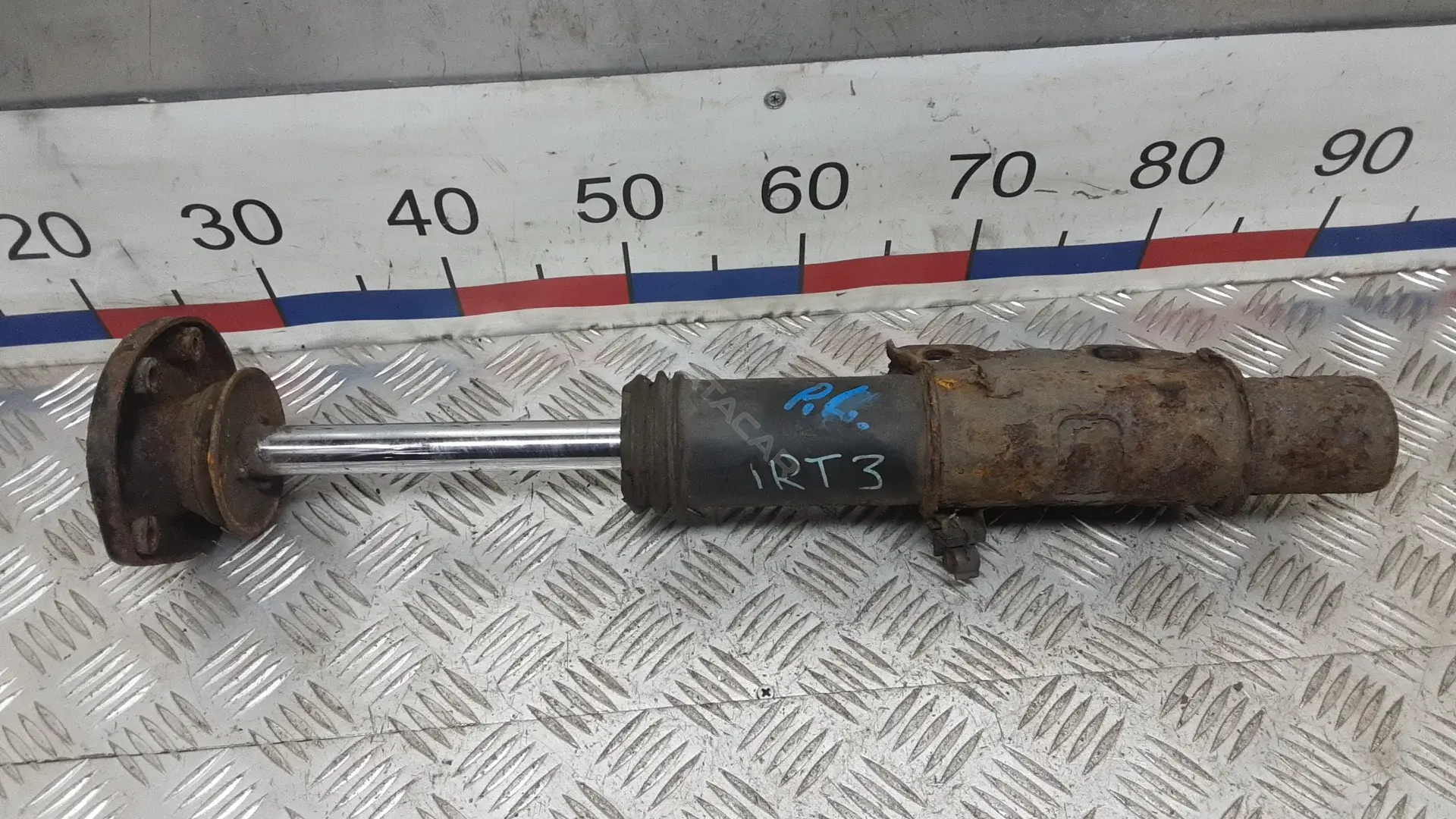 Амортизаторы 1RT03K801