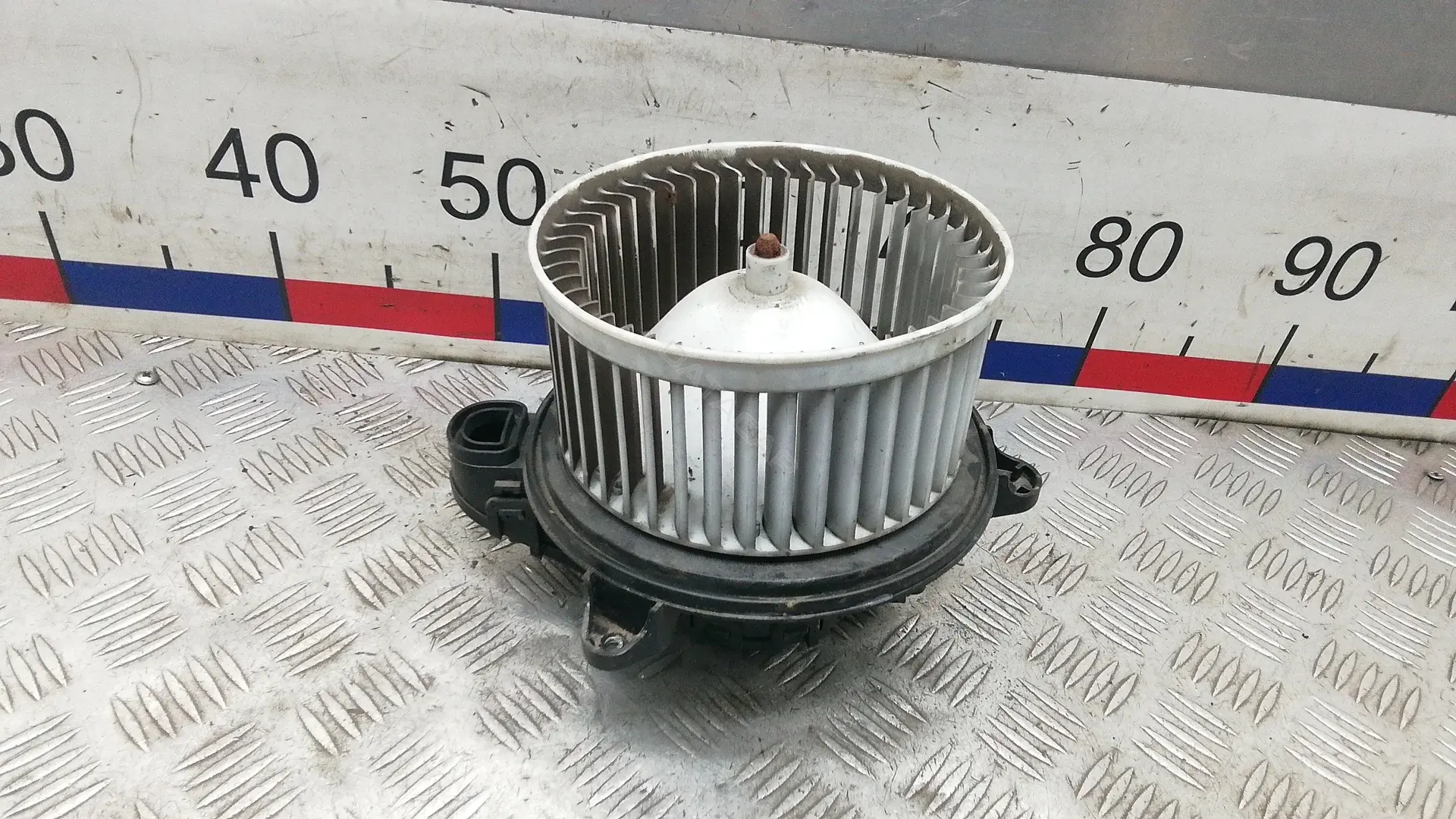 Моторчик печки BK2T18456BA