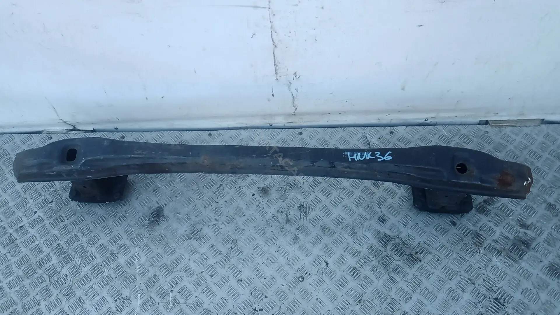 Усилитель бампера HNK36G901