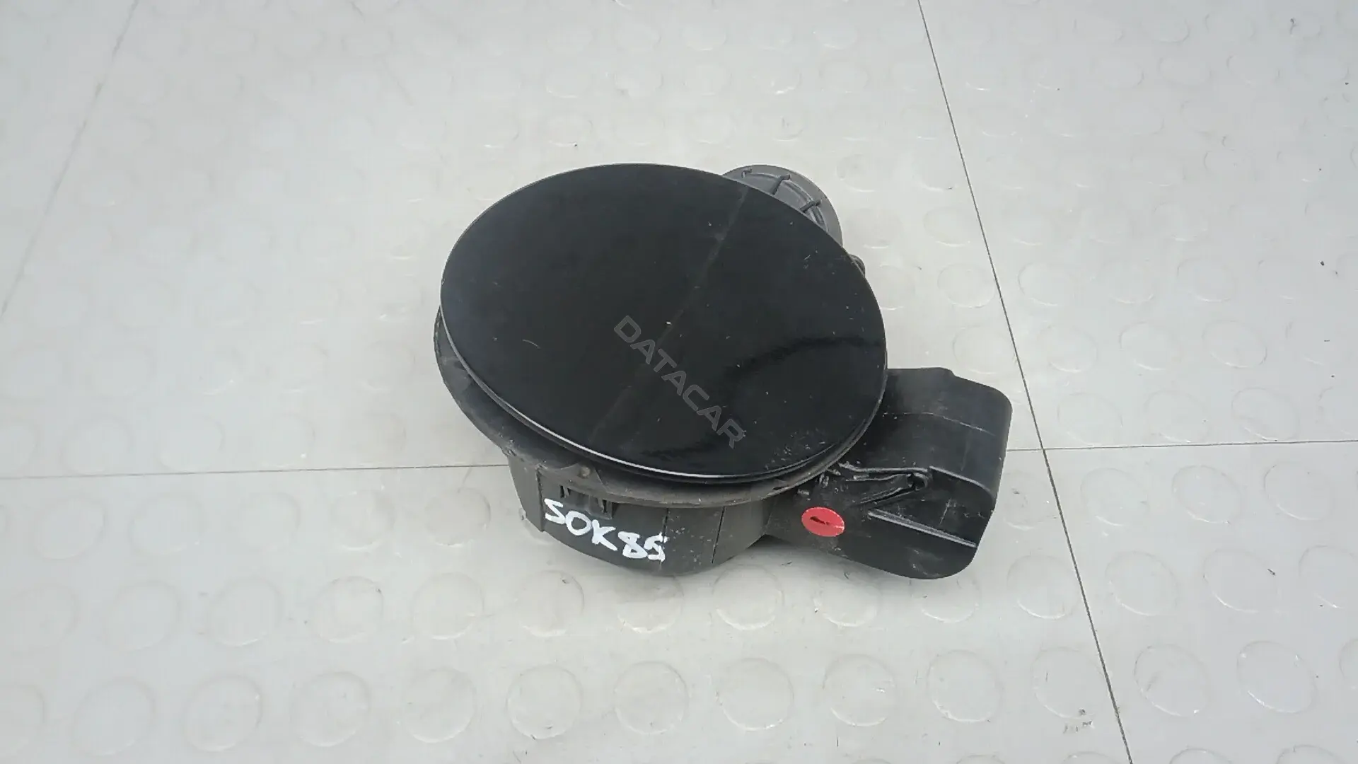 Крышка лючка топливного бака SOK85EH01