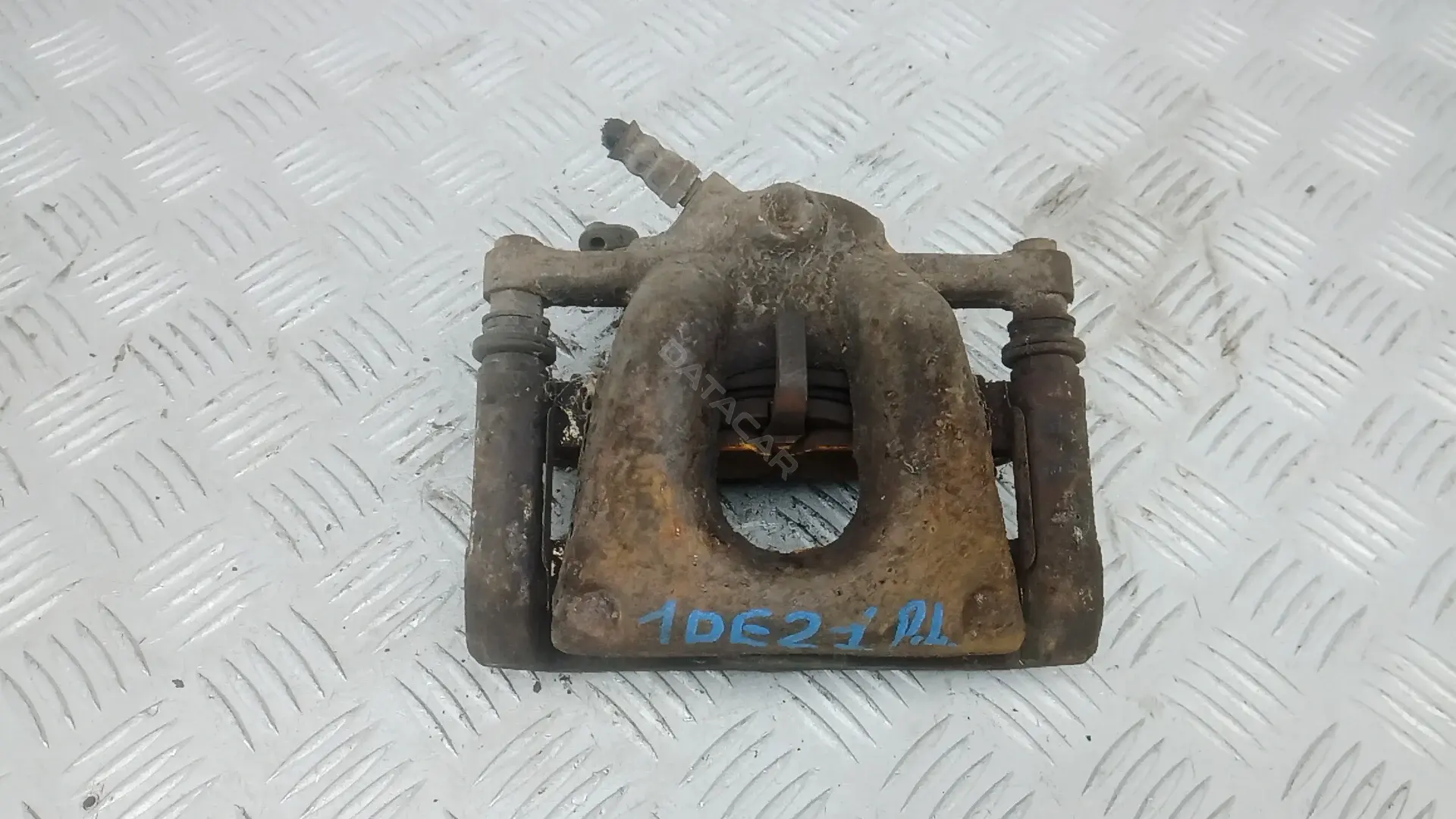 Суппорт тормозной 1DE21K701