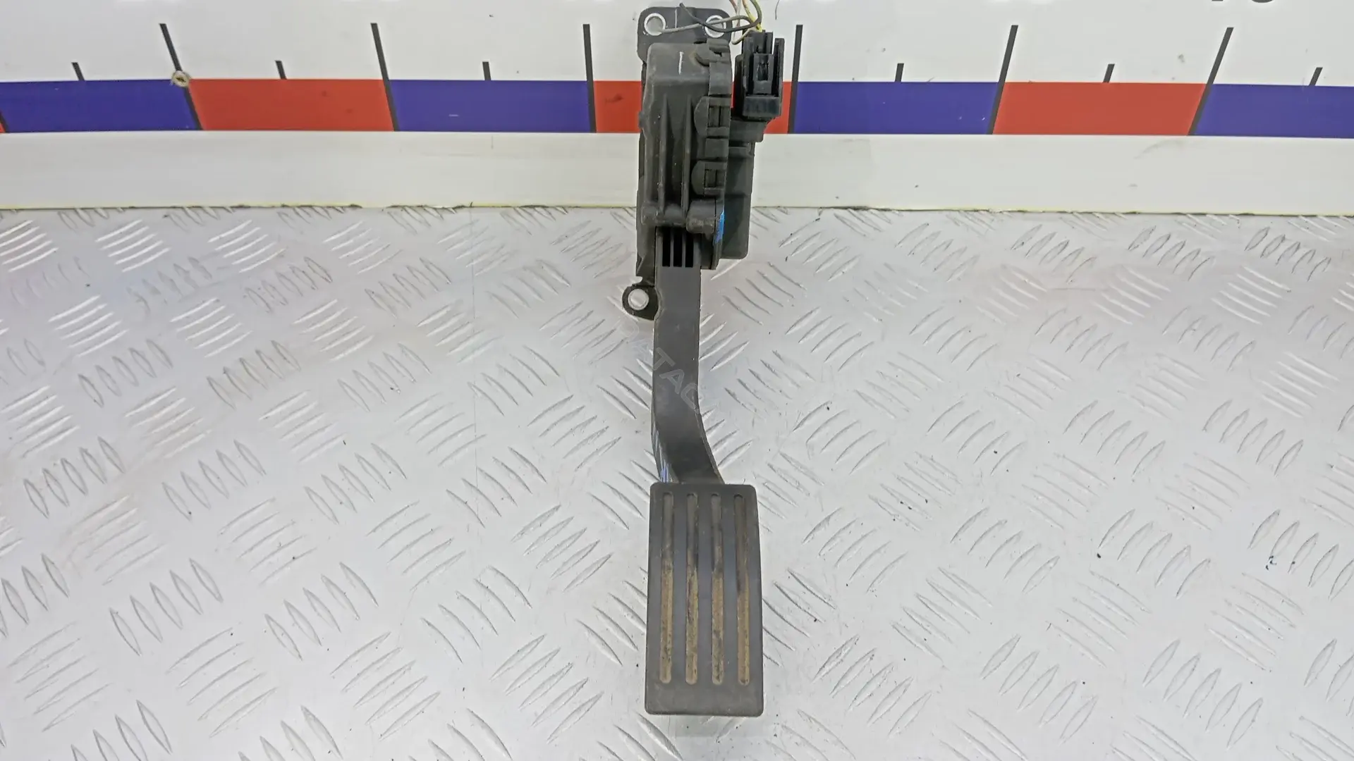 Педаль газа 7AR11NW01