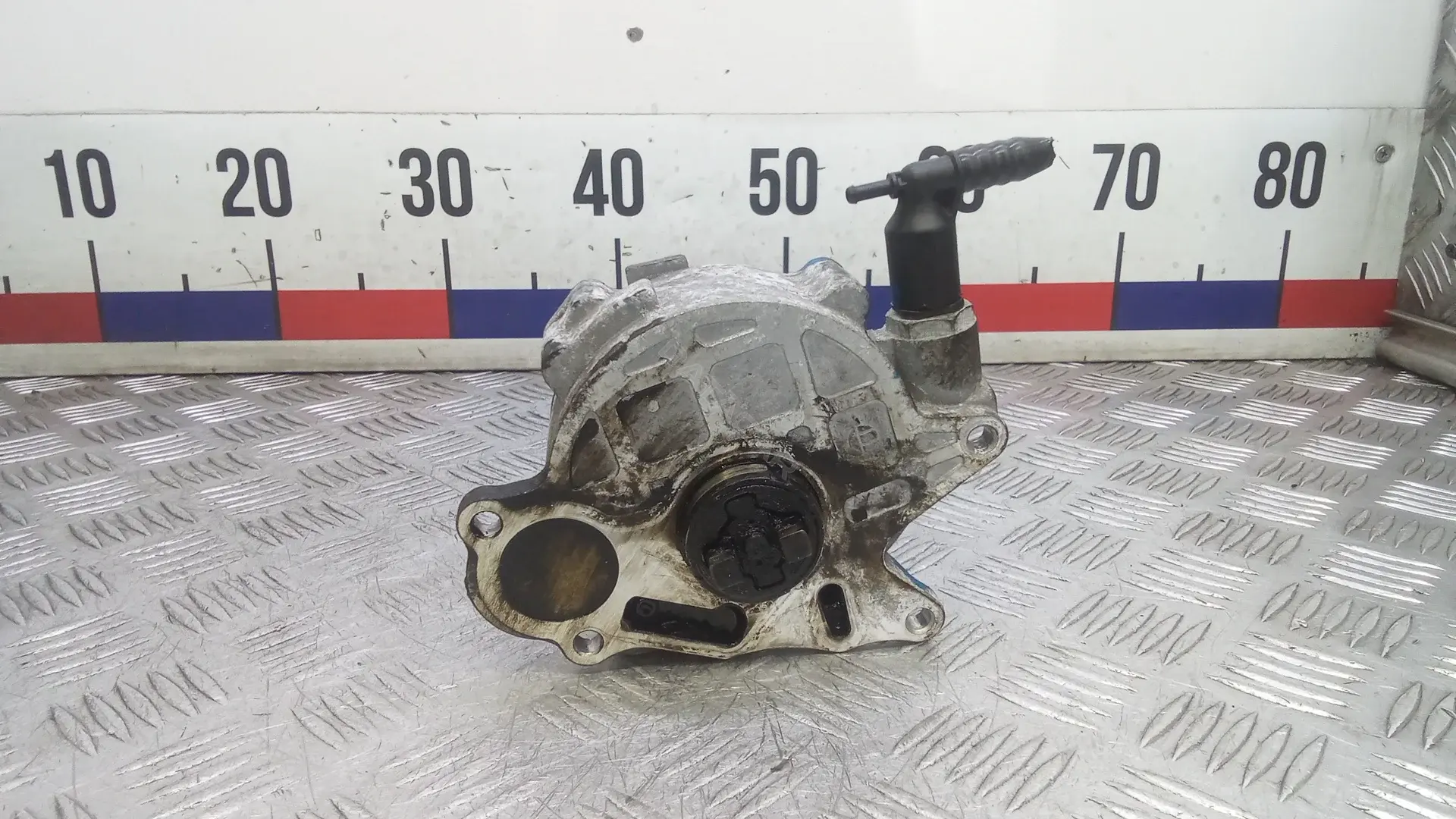Вакуумный насос 03L145100F