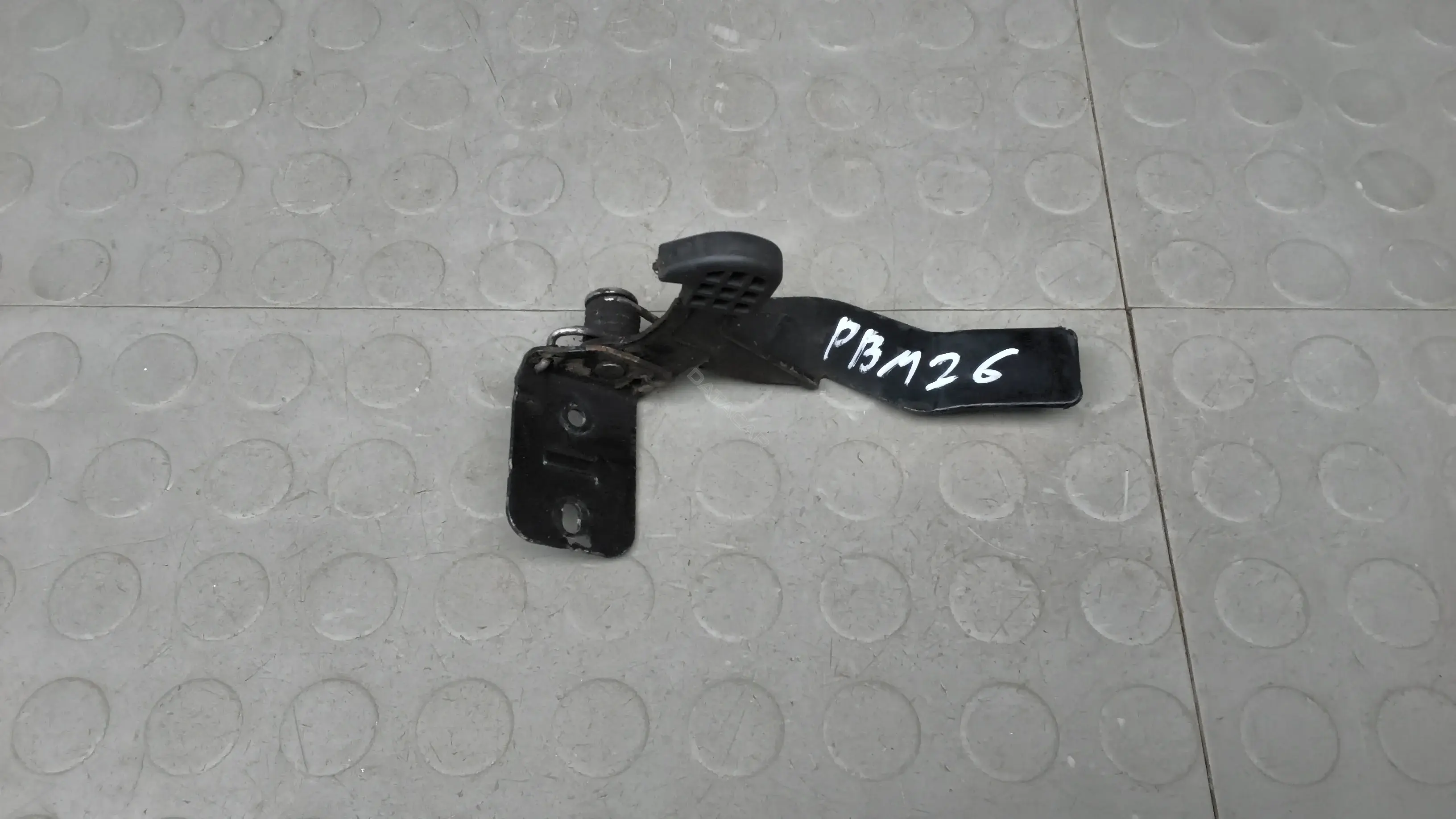 Ручка открывания капота PBM26JB01