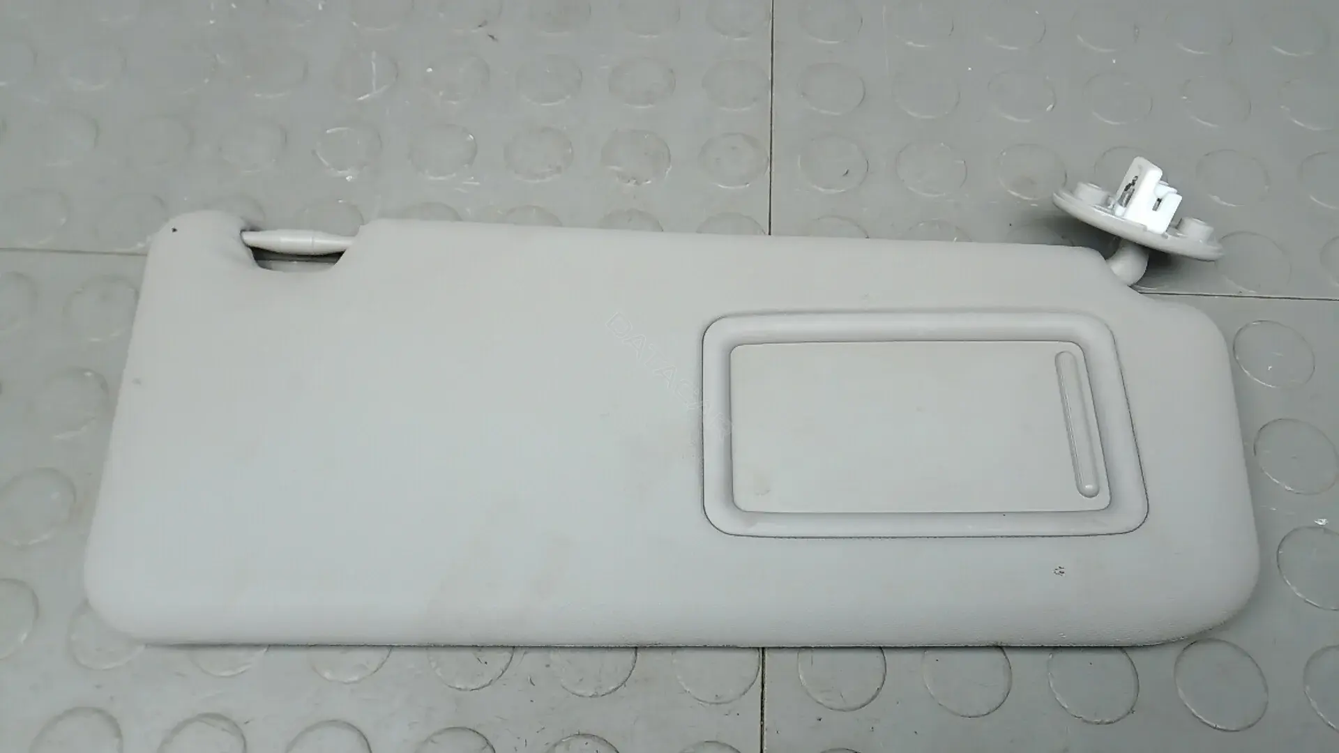 Козырек солнцезащитный 7431042502B0