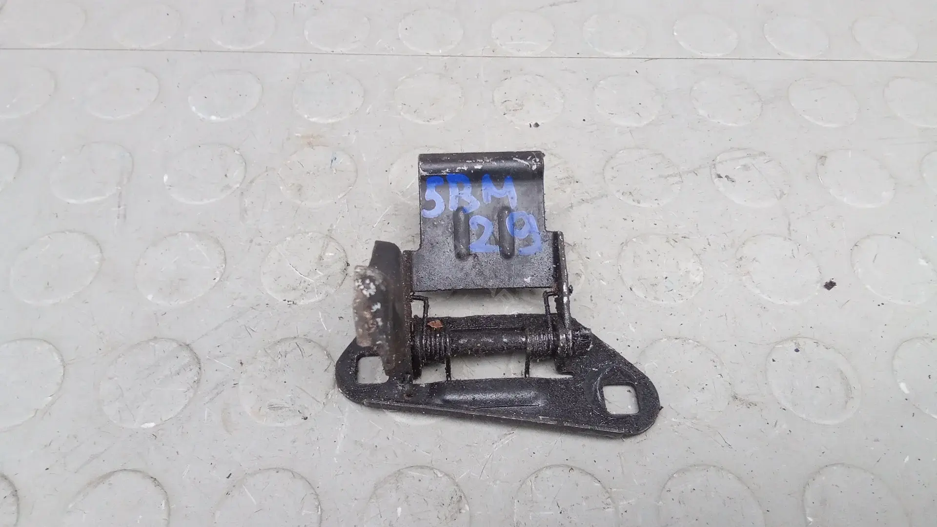 Ручка открывания капота 5BM29JB01