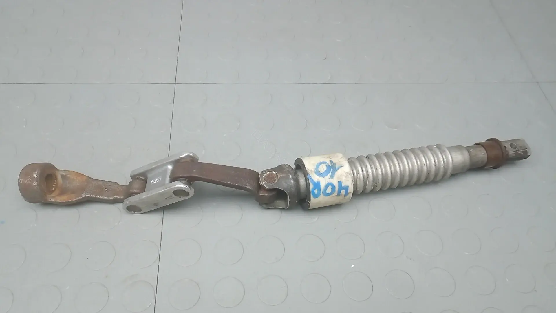 Рулевой карданчик 4OR10JW01