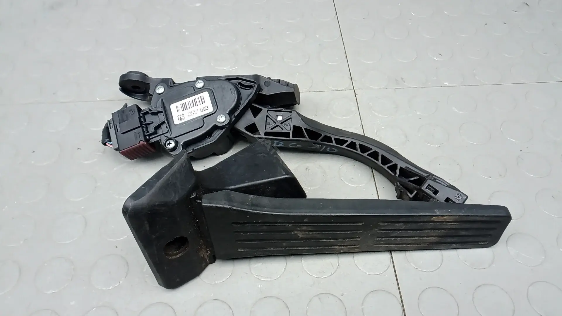 Педаль газа 32700C5930