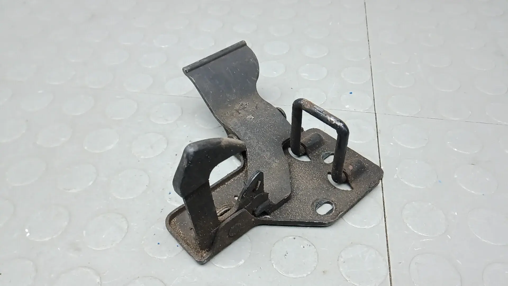Ручка открывания капота 2OR01JB01