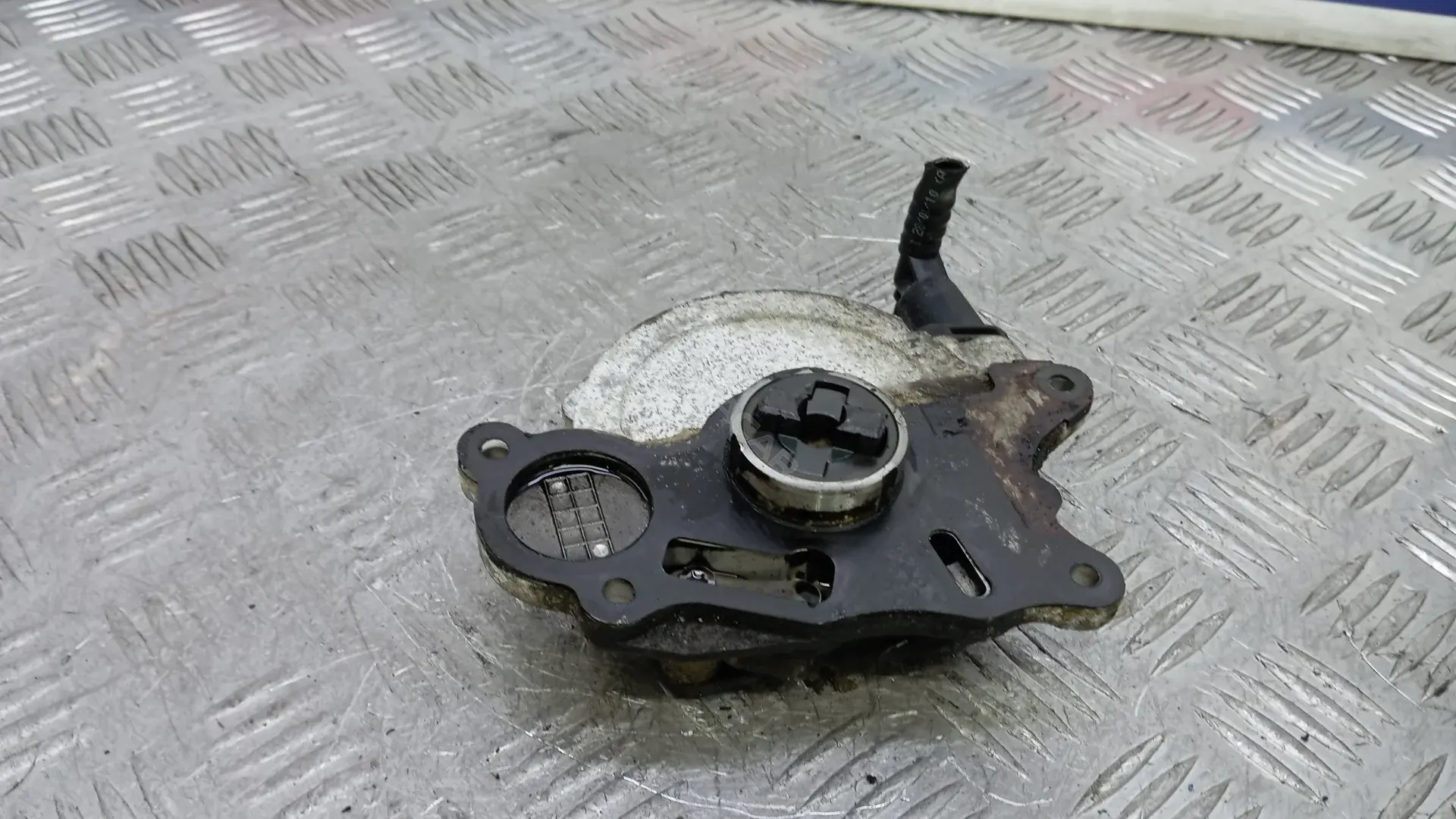 Вакуумный насос 03L100D