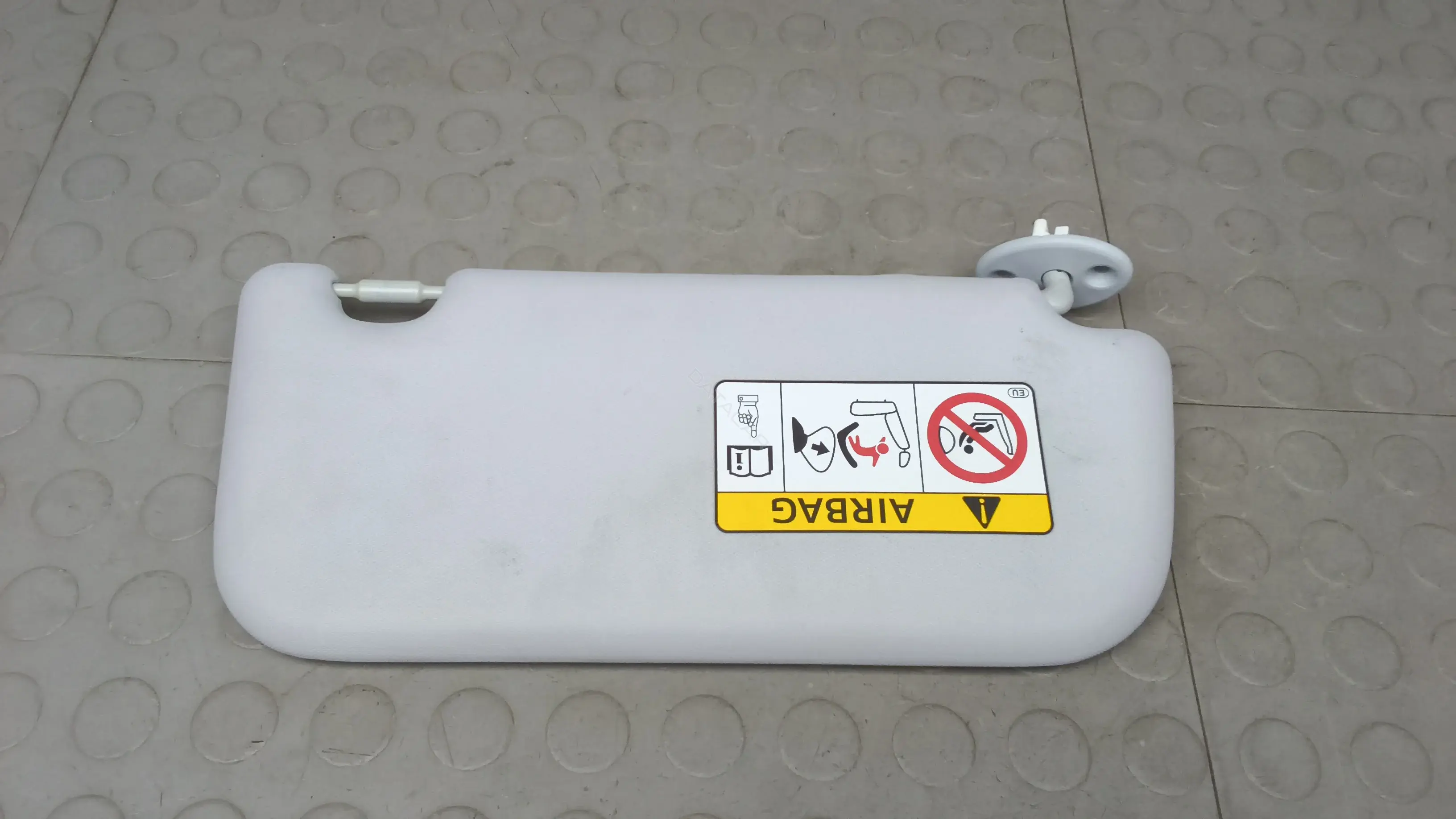 Козырек солнцезащитный CBM08IY02