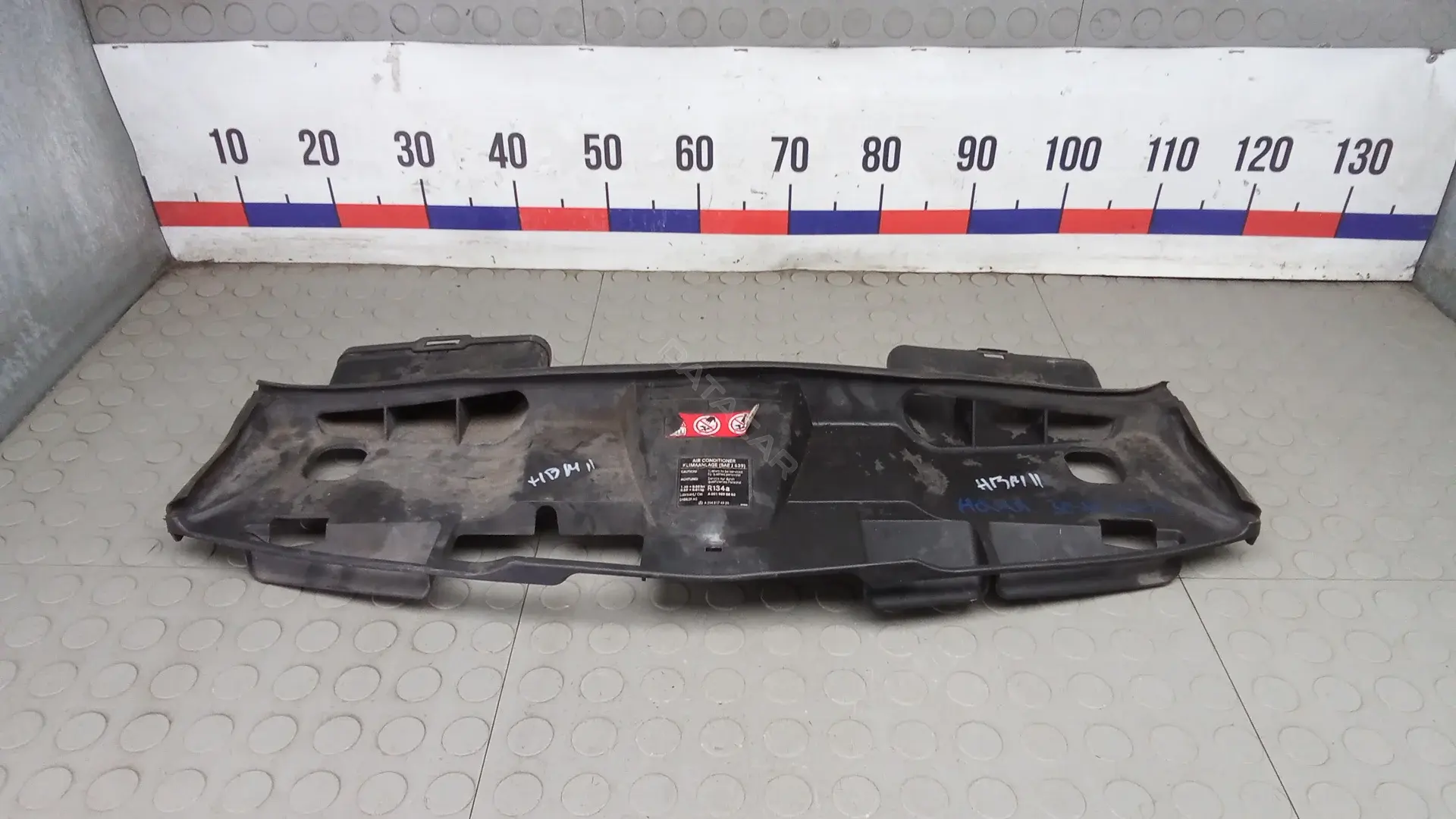 Накладка замка капота HBM110W01