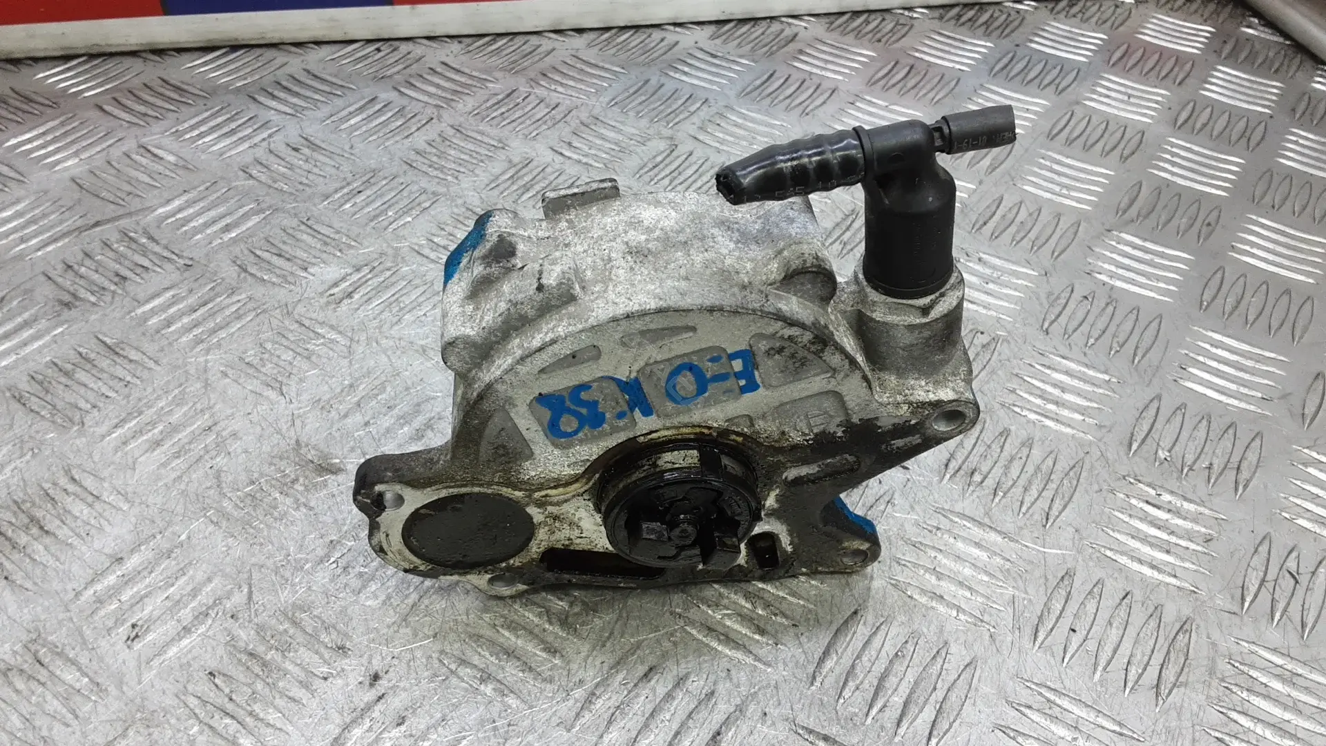 Вакуумный насос 03L145100, 03L145100F