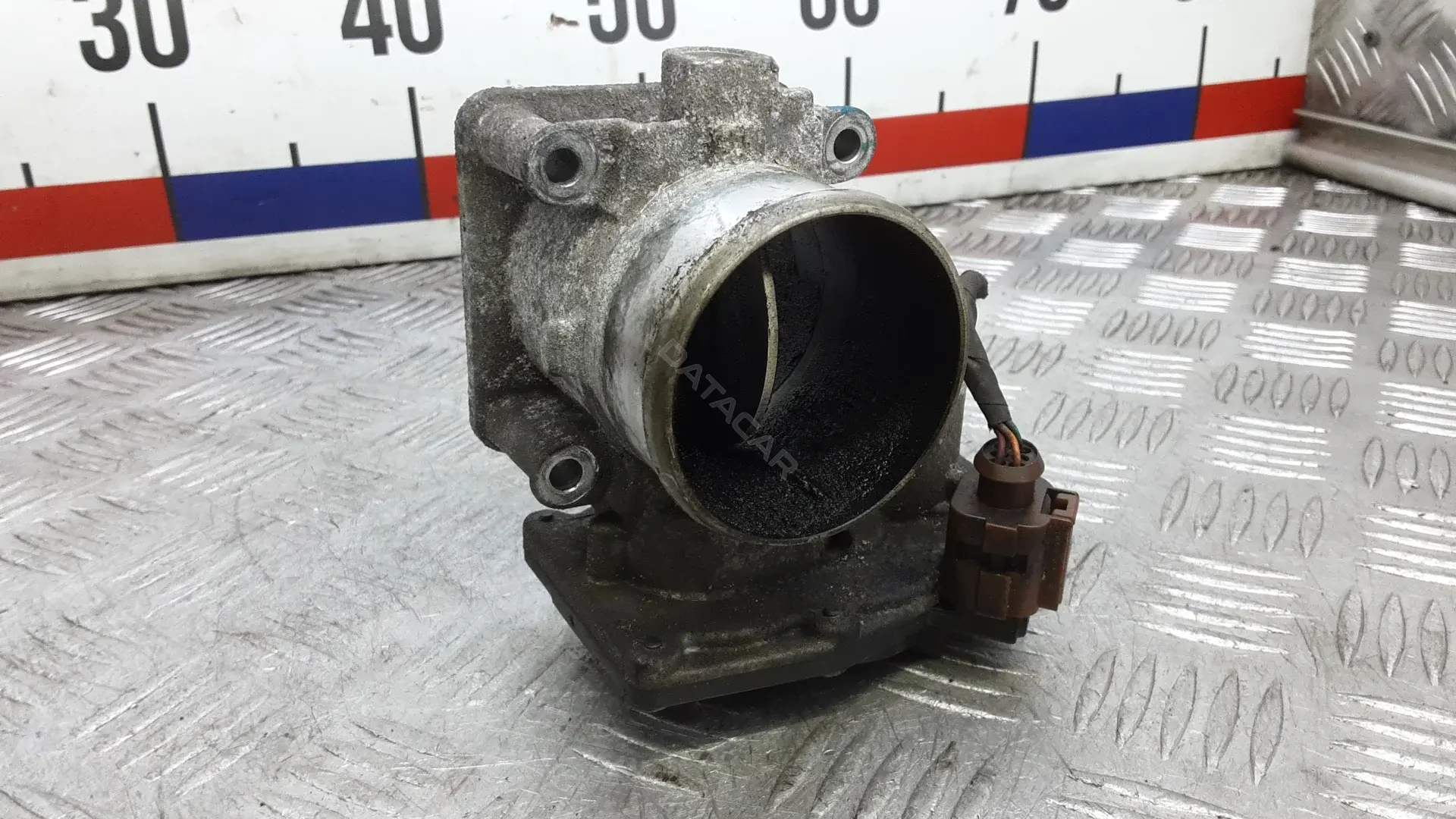 Дроссельная заслонка 35100-2F100