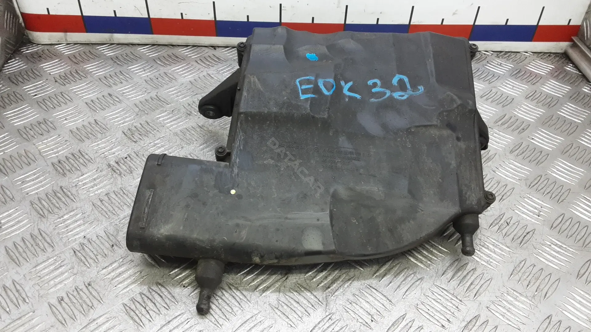 Корпус воздушного фильтра A6420900901