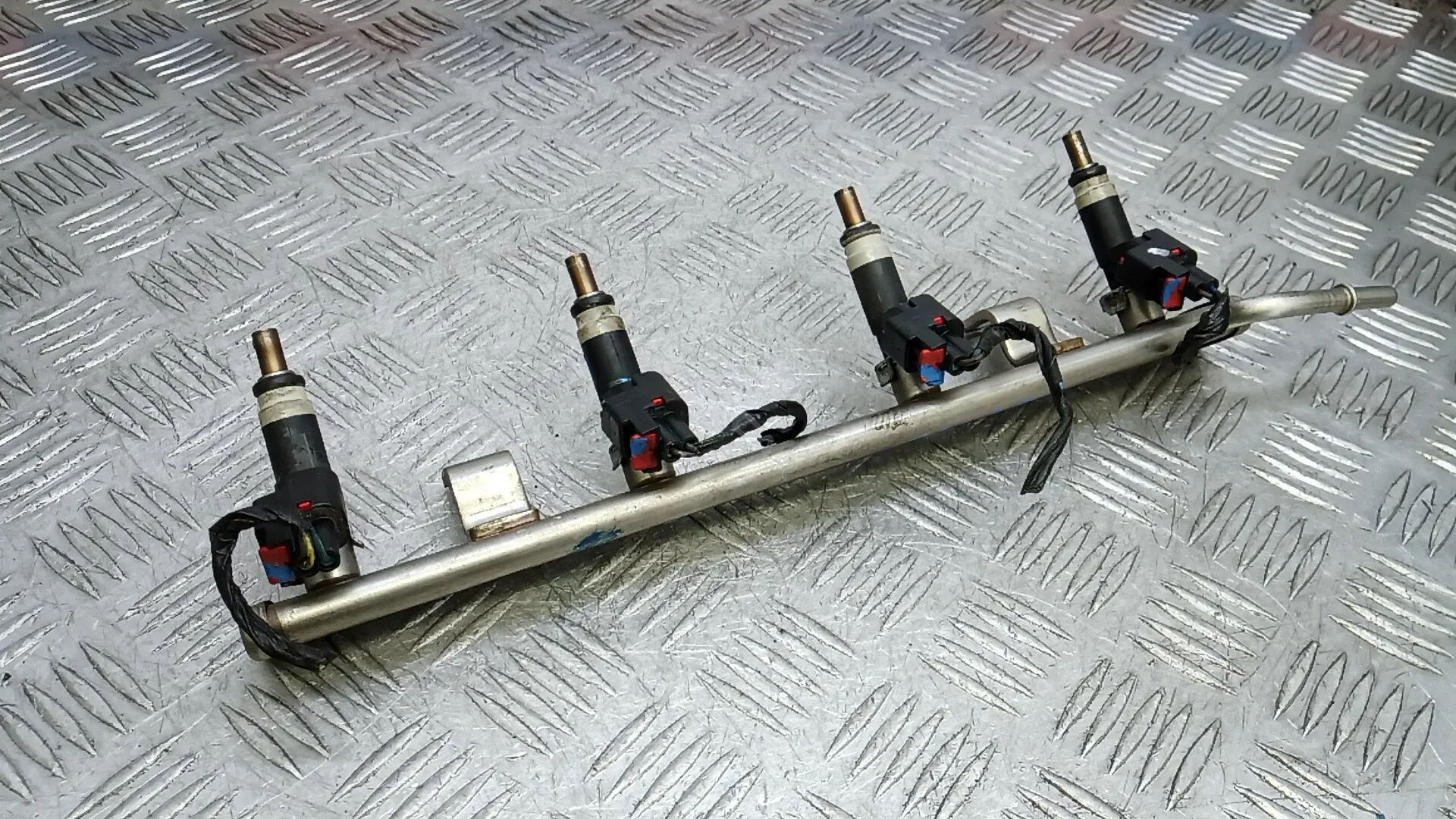 Топливная рейка COK16TJ01