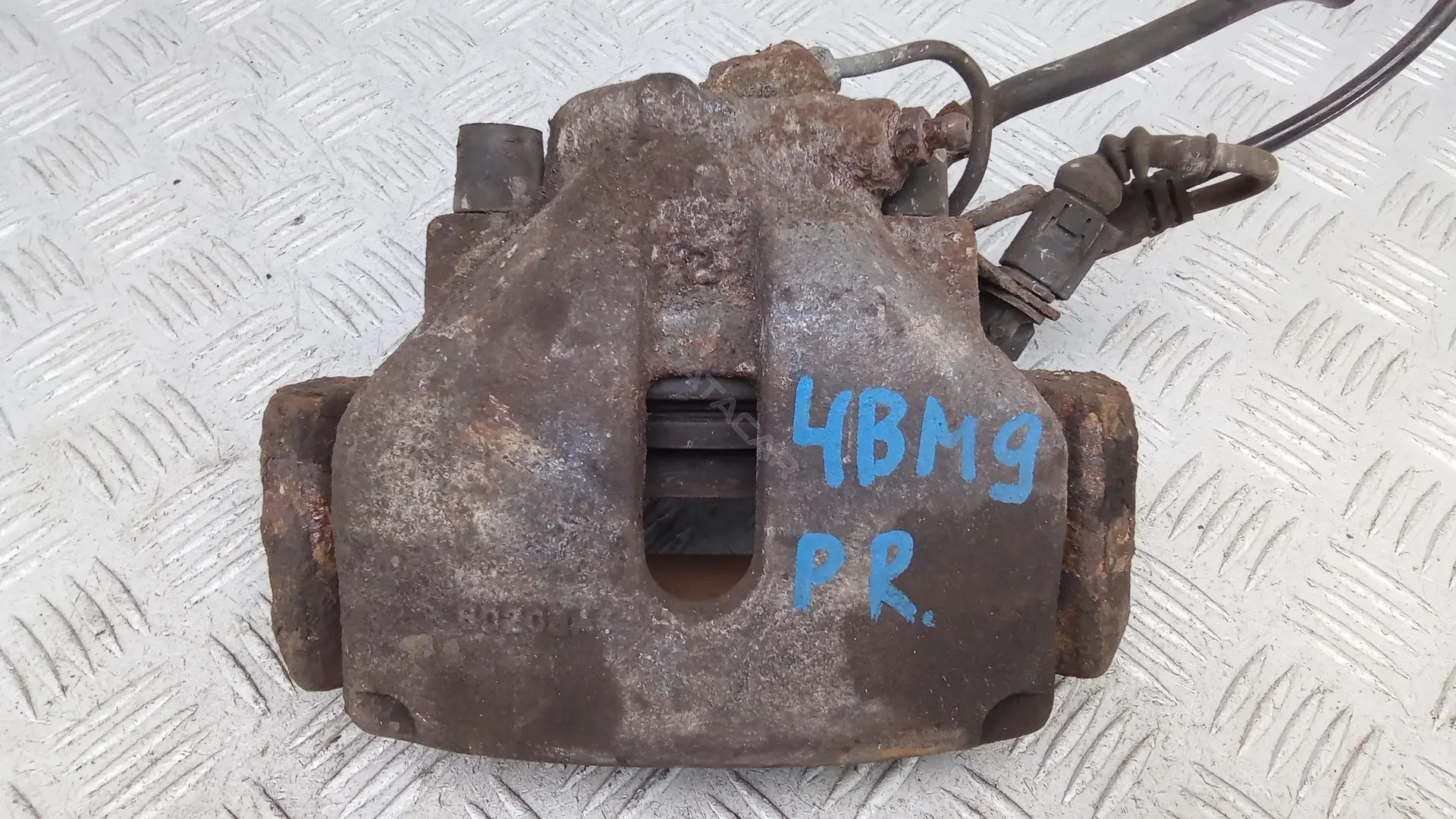 Суппорт тормозной 4BM09N701