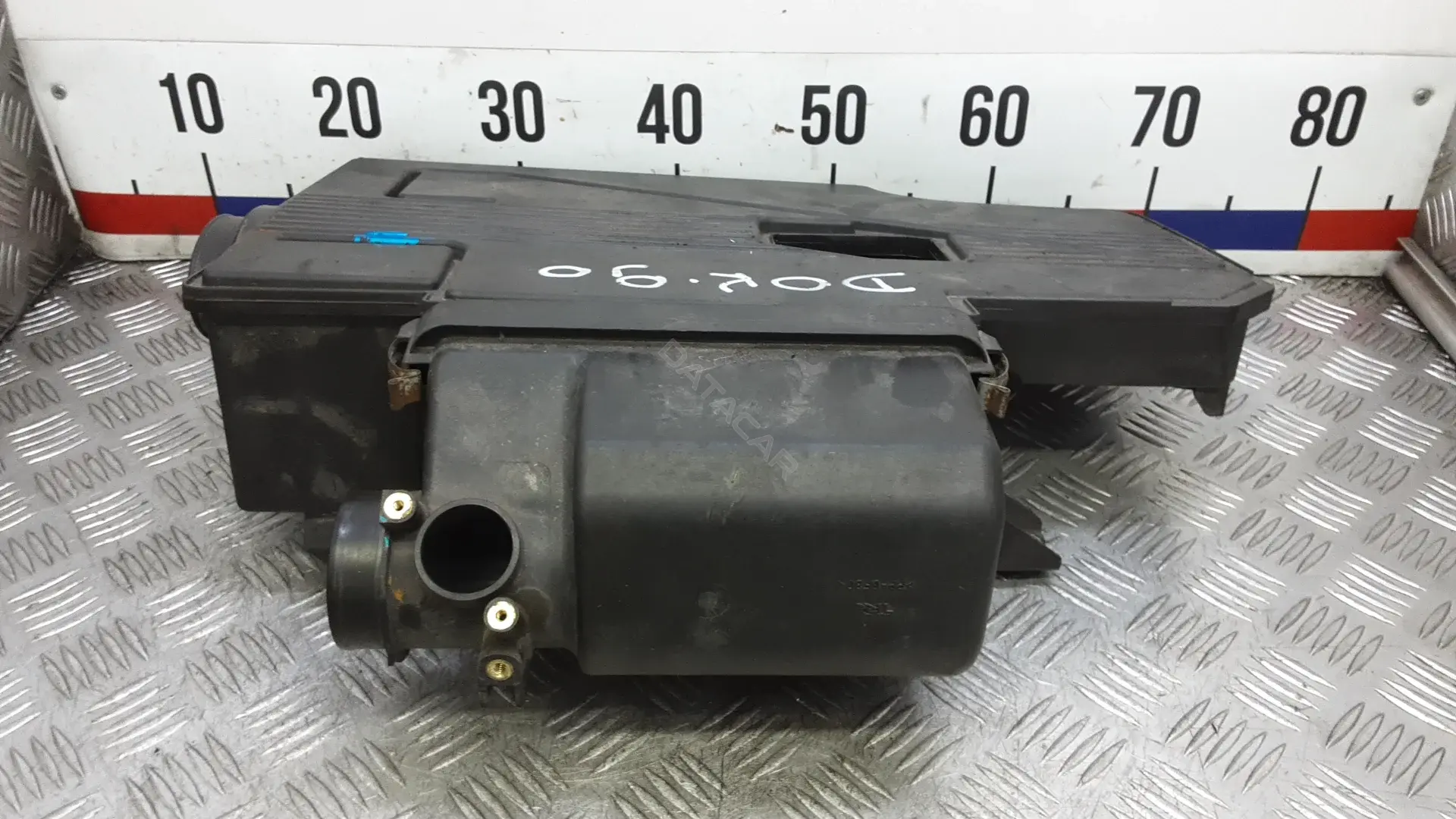 Корпус воздушного фильтра DOK90YG01