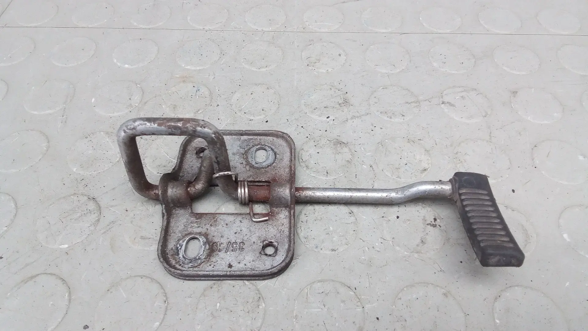 Ручка открывания капота ABM13JB01