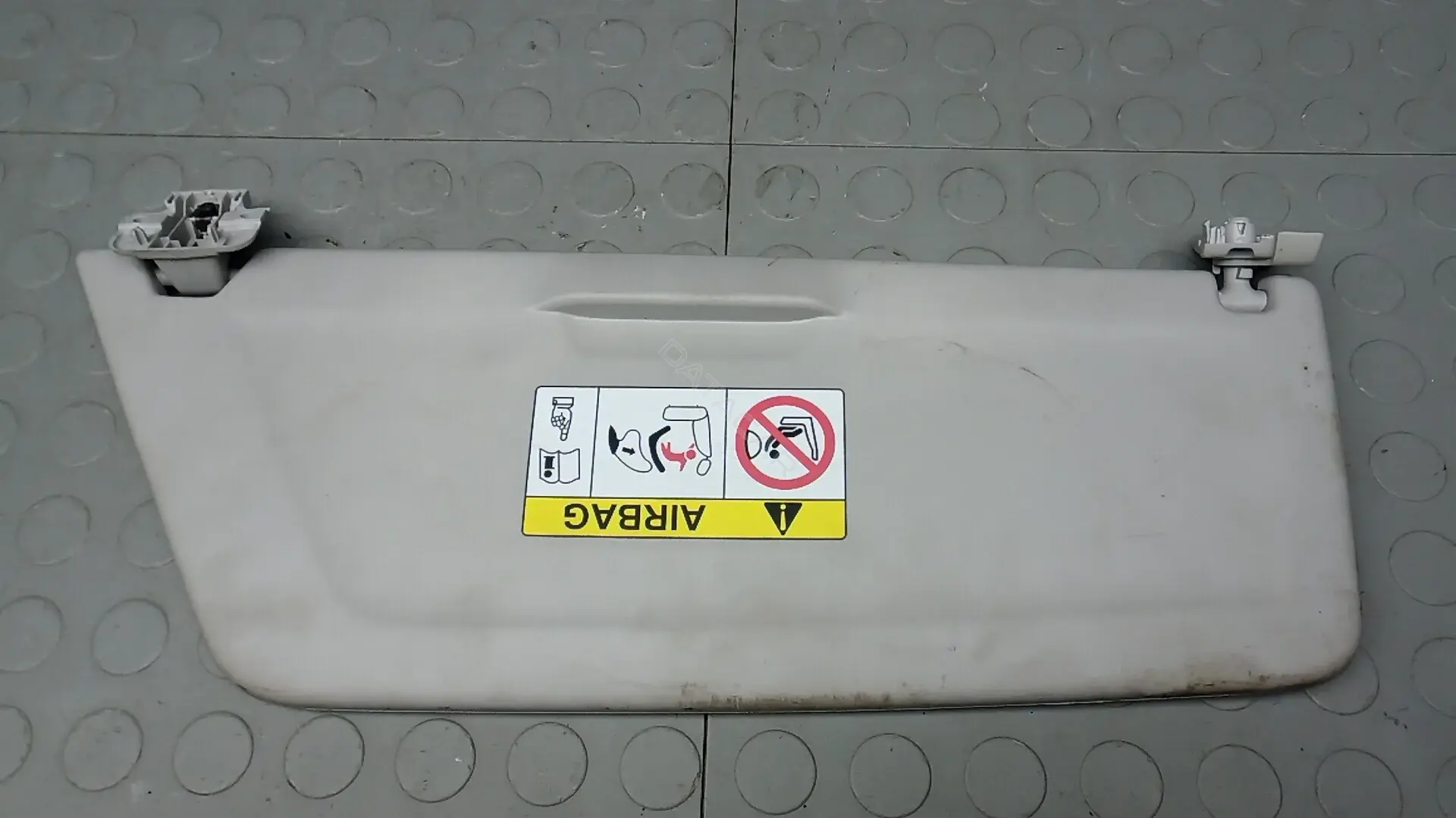 Козырек солнцезащитный 2OR13IY01
