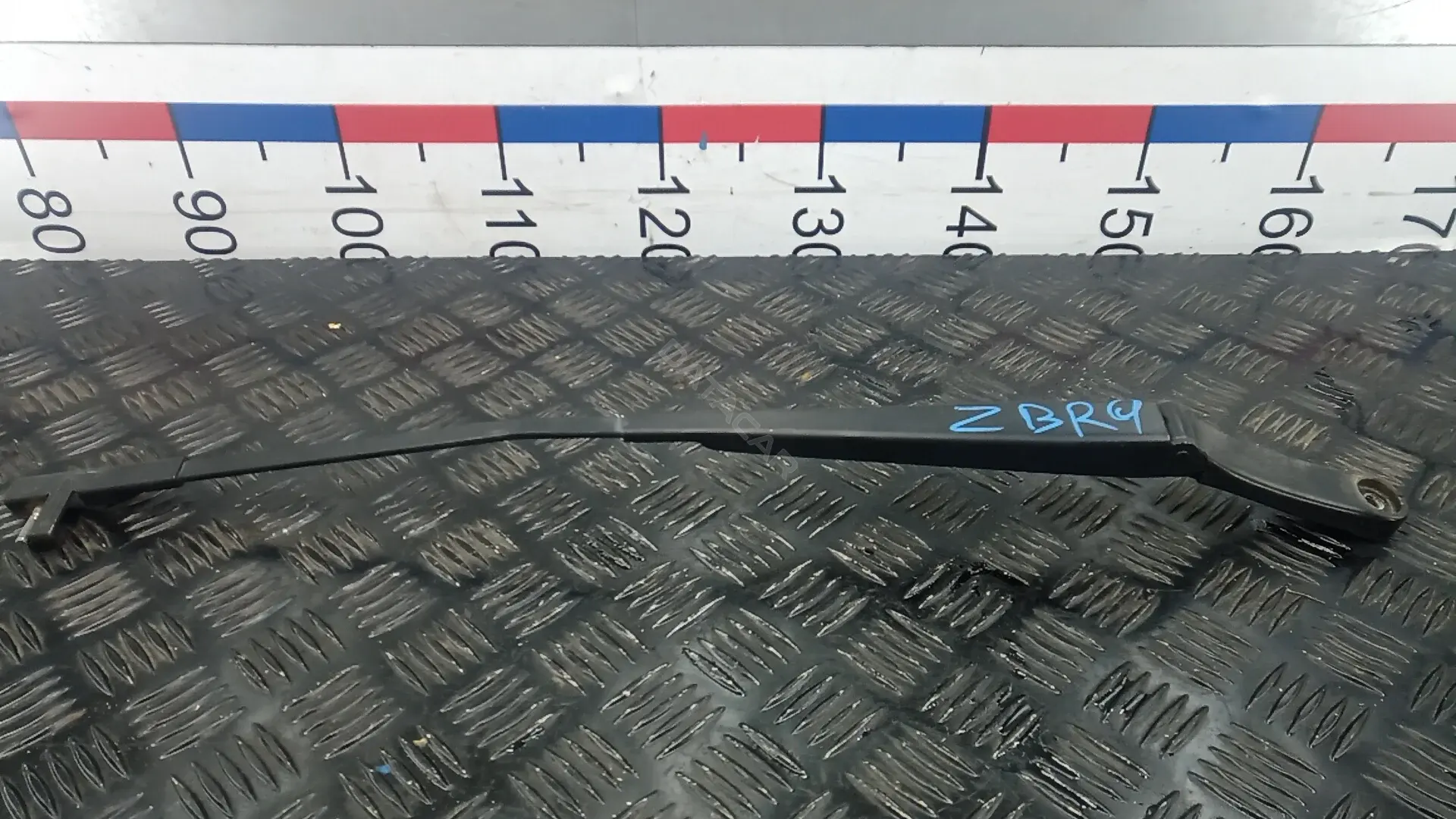 Рычаг стеклоочистителя ZBR09O901