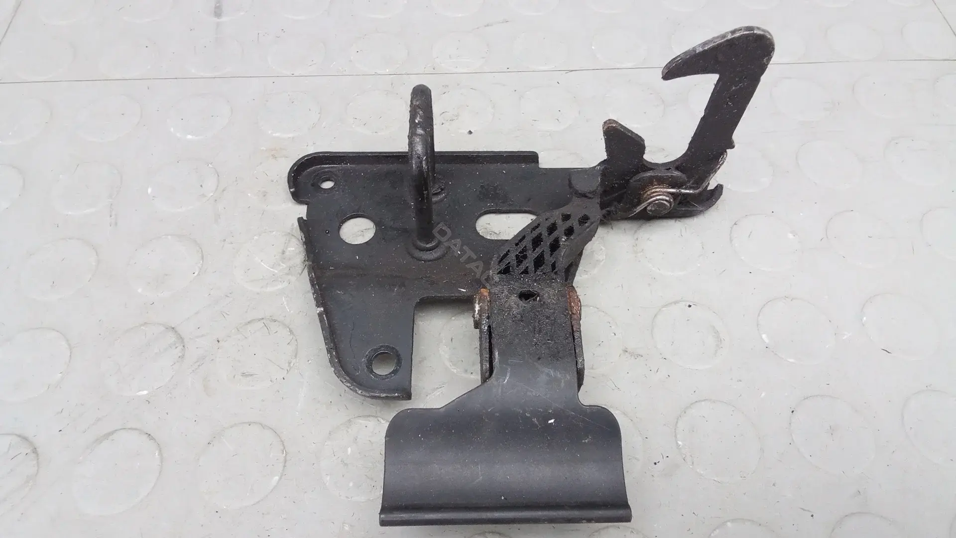 Ручка открывания капота 4BM09JB01