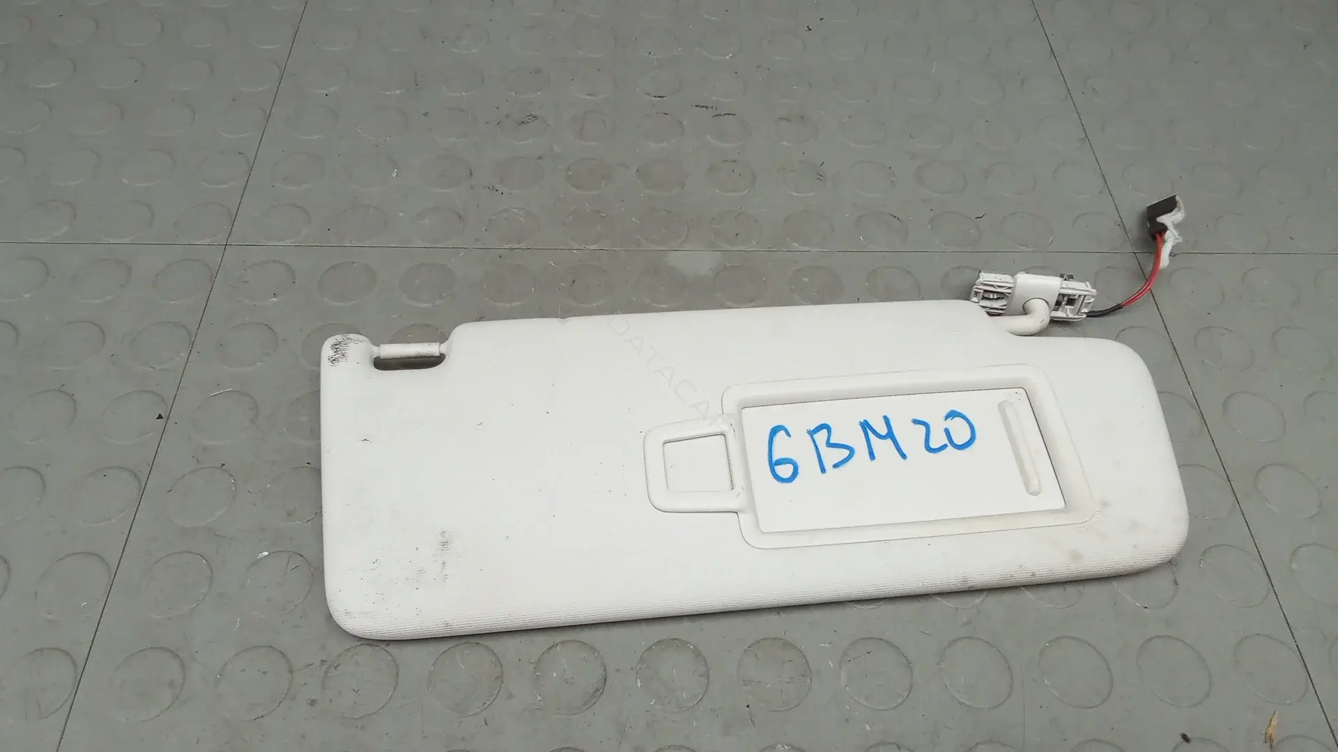 Козырек солнцезащитный 6BM20IY02